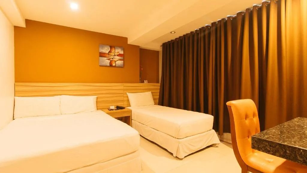 Deluxe Family Room